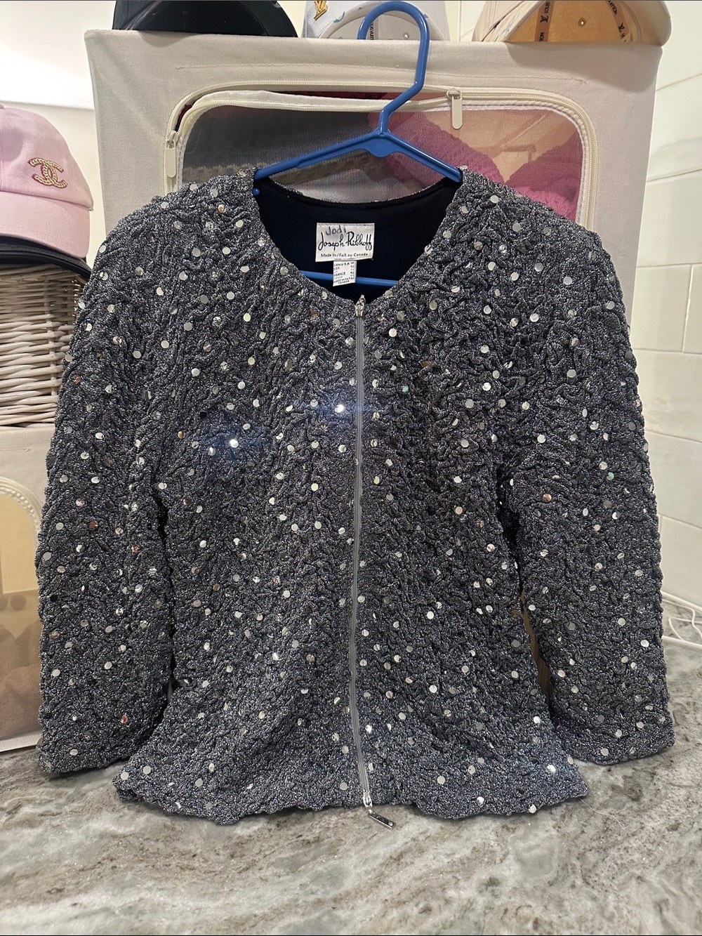 Like New Joseph Ribkoff dressy jacket size 12 but run small.